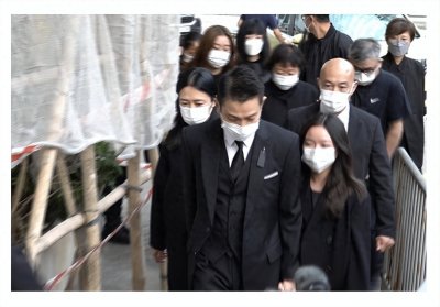 ​刘德华15年婚姻真相大揭秘：妻子真名曝光，不是“朱丽倩”！