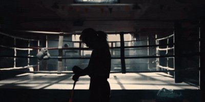 ​热搜爆了！贾玲首次晒出瘦100斤后照片，还有腹肌！