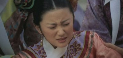 《甄嬛传》:富察贵人小产,根本不是因为被猫扑倒,真相蹊跷