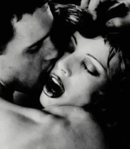 ​亲密无间： 探讨男女接吻十大接吻技巧，让爱情加倍甜蜜