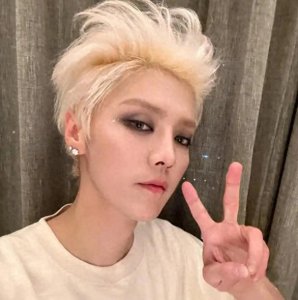 ​鹿晗被封风波发酵！被扒近期状态不对劲，深夜失眠喝酒还热衷染发