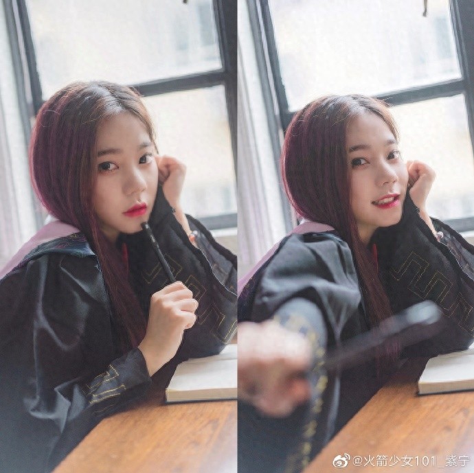 紫宁晒中传火箭少女“双毕业照”身穿学士服笑容甜