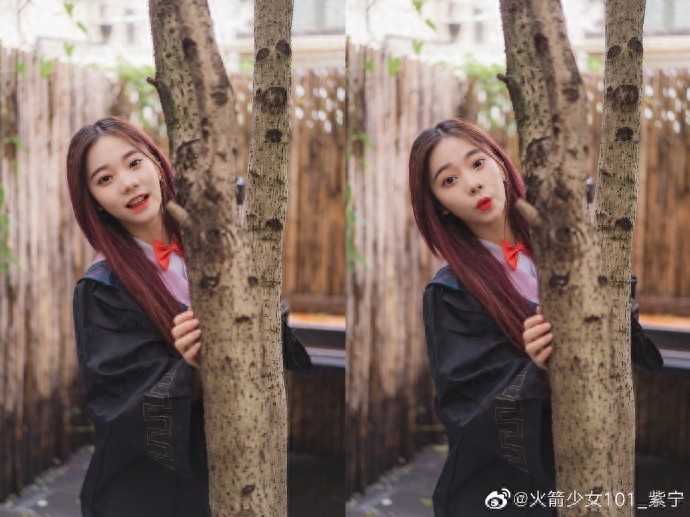 紫宁晒中传火箭少女“双毕业照”身穿学士服笑容甜