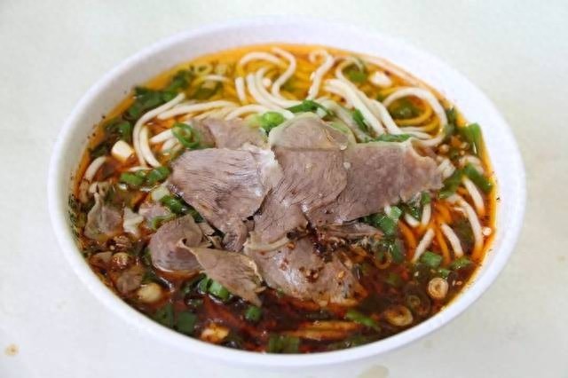 延安十大特色美食。延安不光美食好吃，还是红色革命圣地