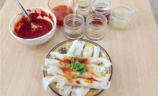 延安十大特色美食。延安不光美食好吃，还是红色革命圣地