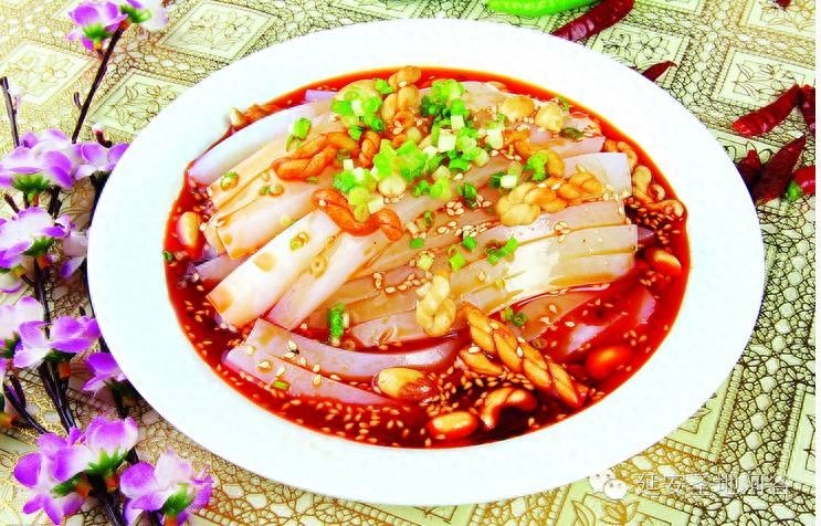 延安十大特色美食。延安不光美食好吃，还是红色革命圣地