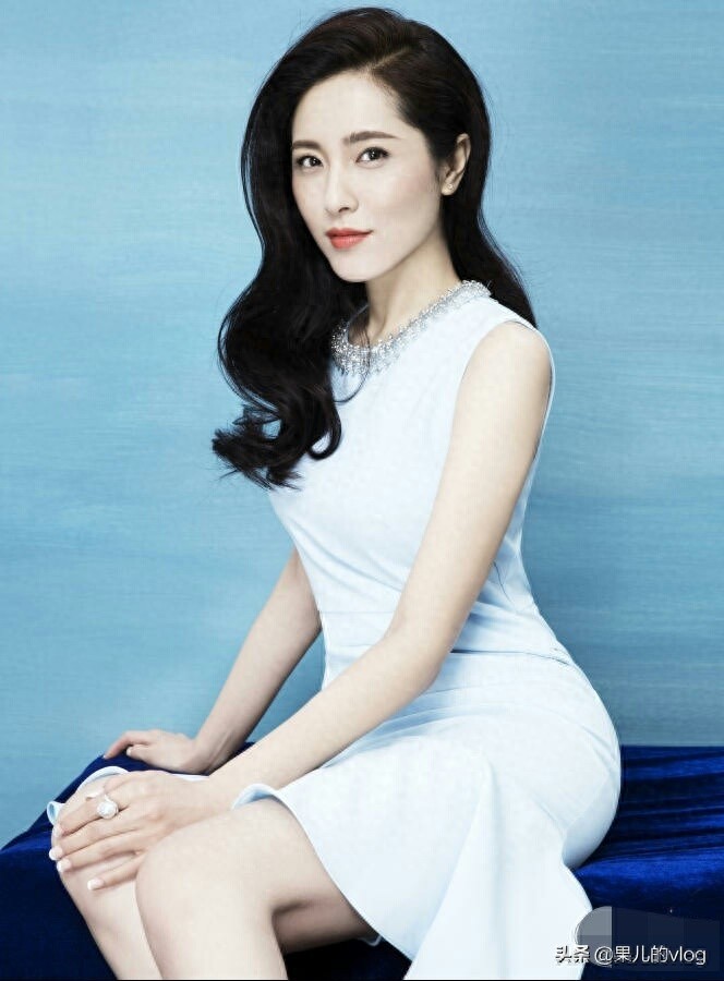 曾黎（1976年9月17日），出生于湖北省荆州市，中国内地女演员