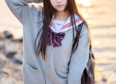 ​拍照河滨烧烤抖音案牍（晚上河滨做烧烤的诗）