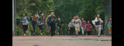 ​《追光的日子》大结局：郝老师消失，学生们各奔前程