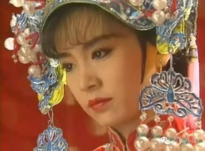 ​《少女慈禧》里的刘雪华，美得像误入人间的仙子，令人想起了往事