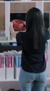 张天爱牛仔裤剧照,就问你这身材你拿什么顶啊