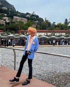 G-Dragon真实近照「排骨胸根根超清晰」 韩网热议:太瘦了