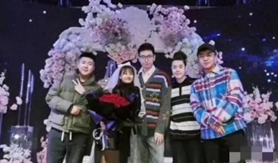 德云社相声演员王九龙成功求婚,幸福画面曝光