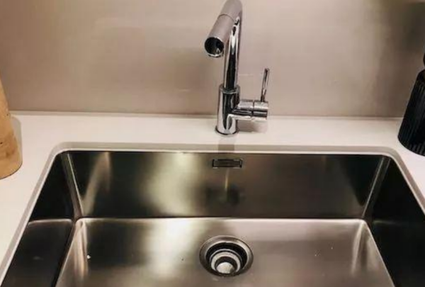 夏天厨房里有很多小虫子怎么办,夏天厨房有小虫子怎么办图4