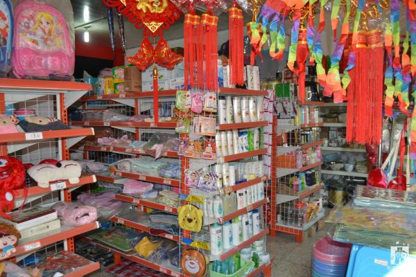 义乌小商品杂货店加盟：人家杂货店的货源的呢？