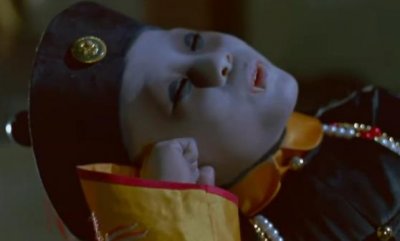 ​一把木剑闯江湖 林正英开辟僵尸电影时代