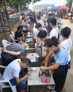 ​蛐蛐吃什么，家里跑进来蛐蛐吃什么？