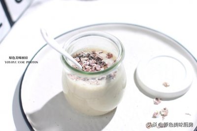 ​超级简单的制作酸奶方法（原来自己在家就能制作酸奶）