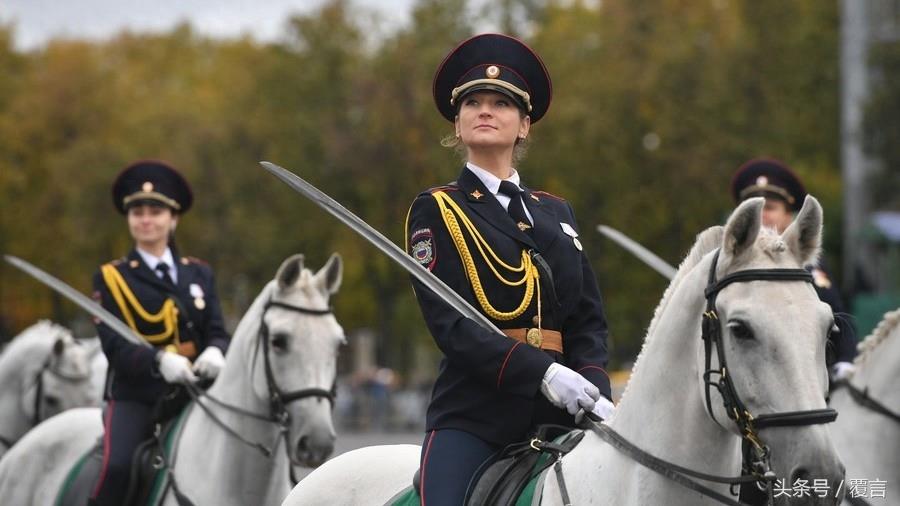 俄罗斯女骑兵美照漏出：感觉像是恋爱了！