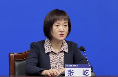 ​广州昨日新增 6296 例本土感染者，其中 17 例为社会面发现