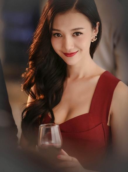 韩雯雯个人资料介绍(大连美女演员韩雯雯)