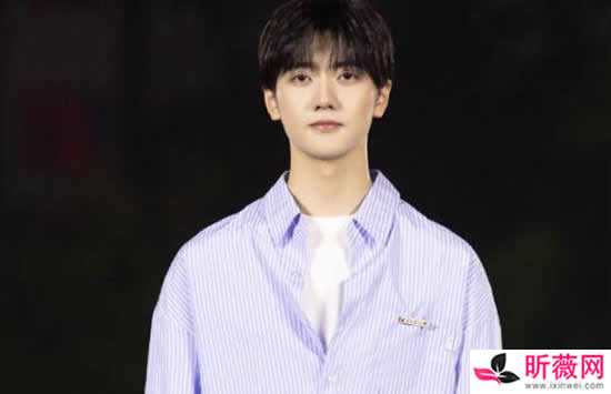 焉栩嘉个人资料介绍 焉栩嘉作品有哪些