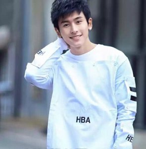 ​张哲瀚女朋友是谁 张哲瀚的演艺作品