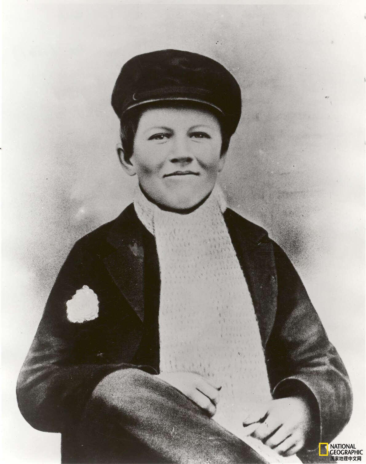 爱迪生发明的是灯泡？还是白炽灯？