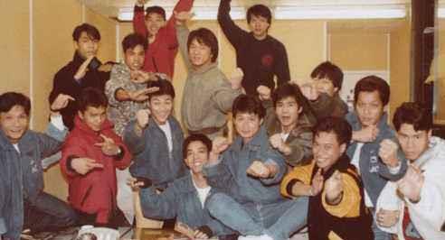 成龙晒珍藏老照片,七小福儿时模样流出,香港功夫片巅峰阵容!