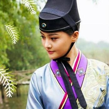 郑爽不仅倾国倾城，扮成男装帅气十足、英姿飒爽