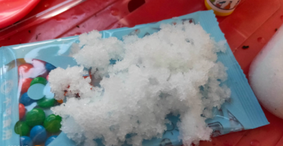 ​人造雪可能有毒千万别轻易给孩子玩
