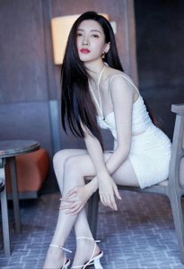 ​江疏影：从 ＂绯闻旋涡＂ 到 ＂职场教科书＂，38 岁女星的破局启示录